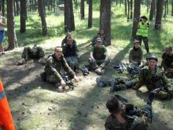 Окрас жилета выделяет пользователя на любом фоне